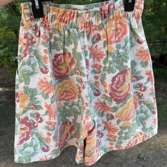 90s Floral Shorts - Picture 9 of 13